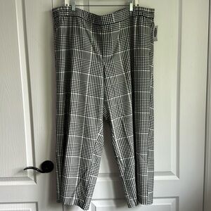 BNWT Old Navy pull on dress pants